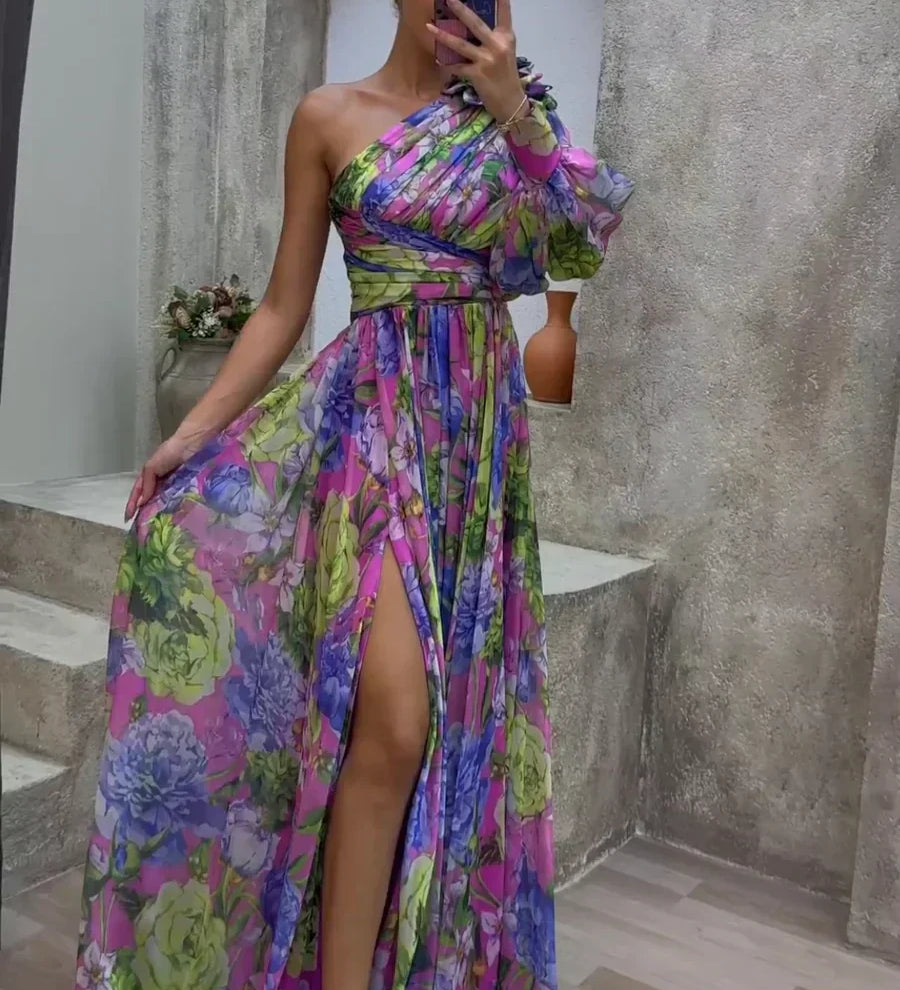 Ailbhe — Elegant and Flowing Dress