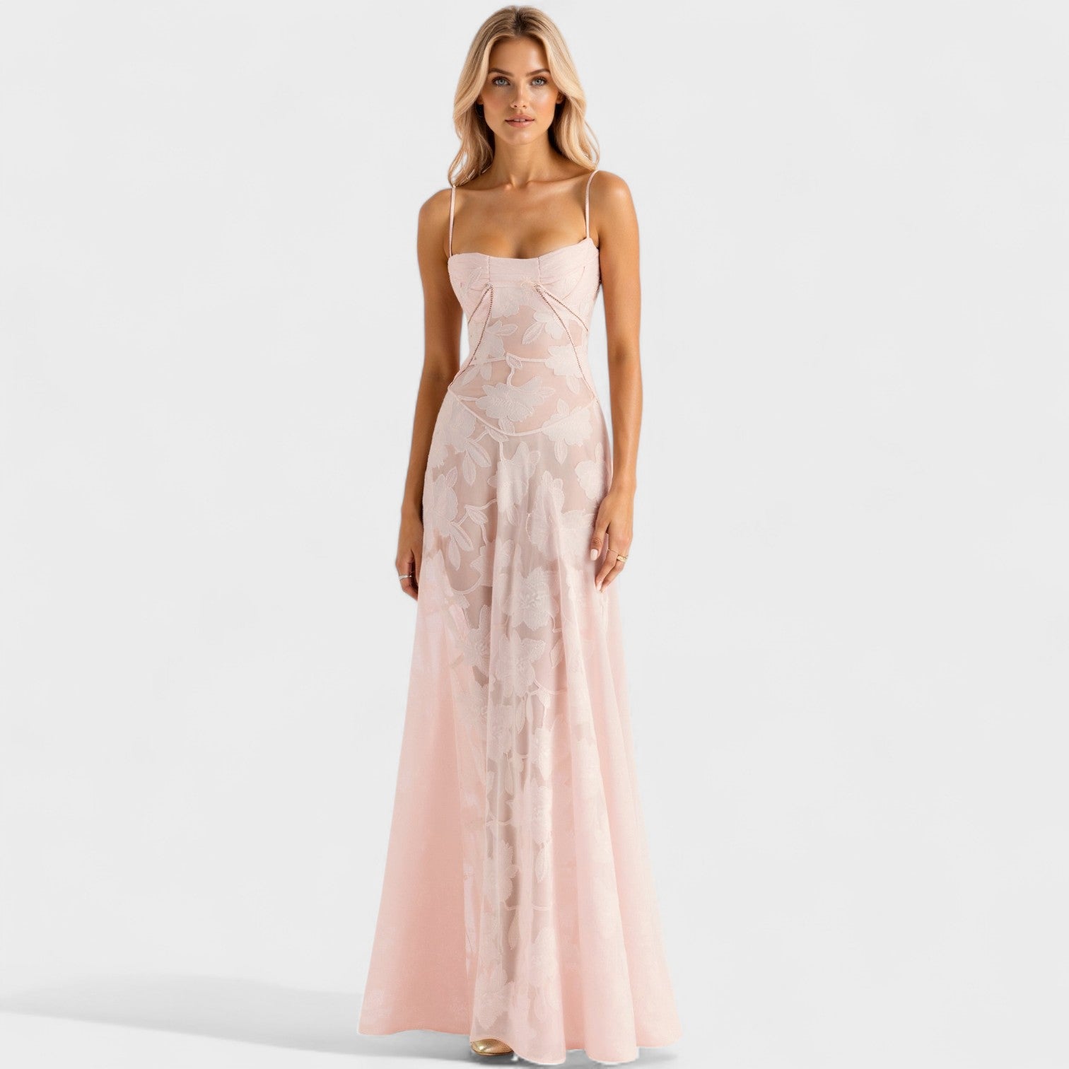 Lisa — Maxi dress in floral lace