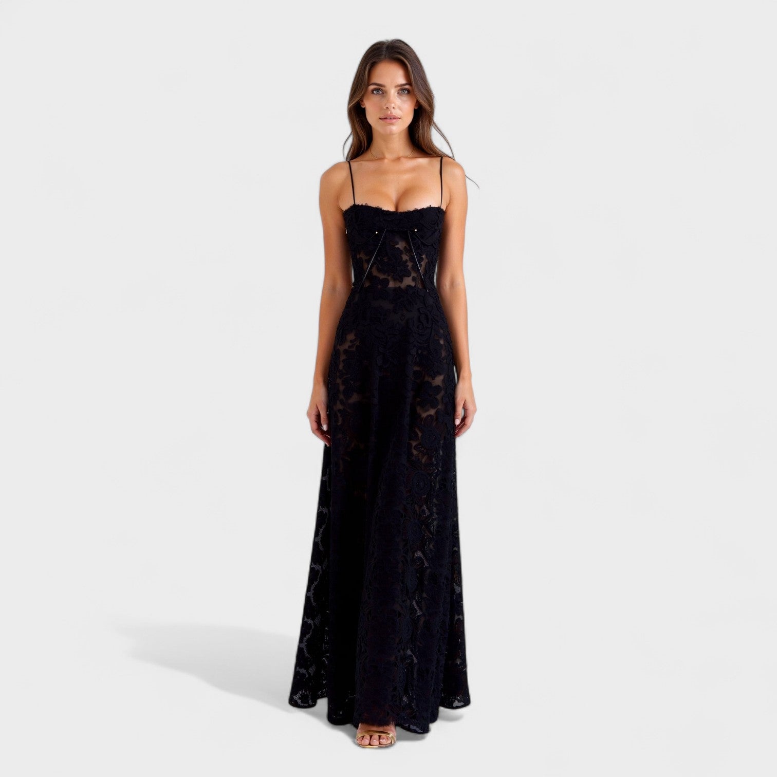 Lisa — Maxi dress in floral lace