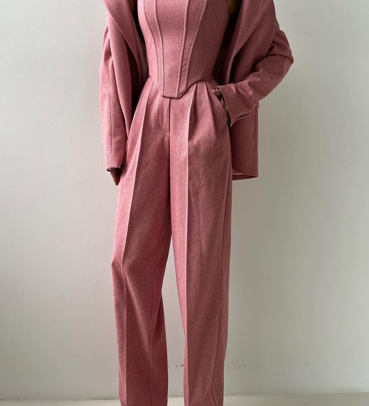 Neasa — Three-Piece Set